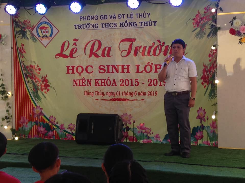 Ra truong 2.jpg