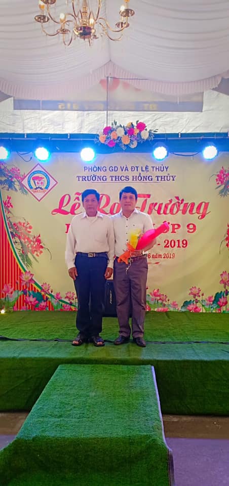 Ra truong 4.jpg