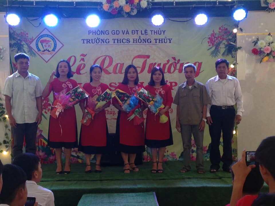 Ra truong 6.jpg